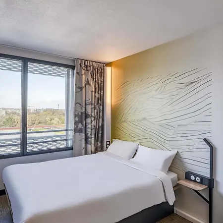 Bassins A Flot Hotel Bordeaux